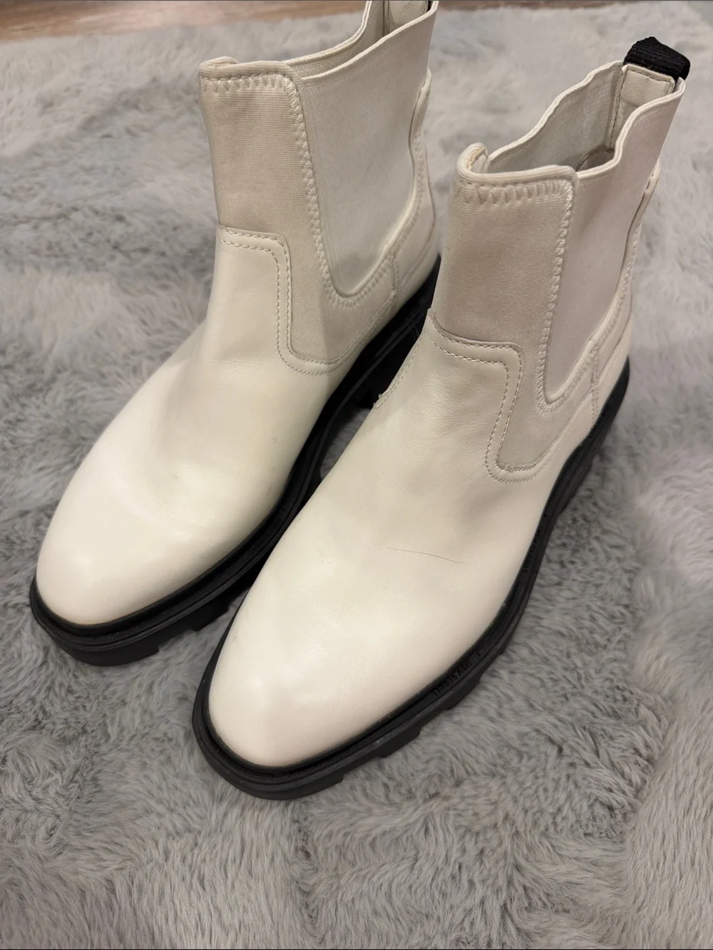 White Ash Mastro Boots with Black Sole